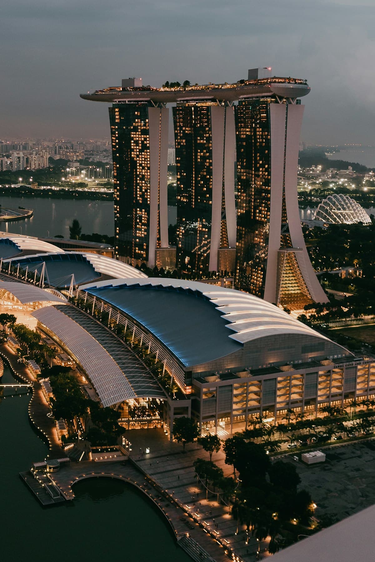 Marina Bay Sands and the Singapore waterfront at night